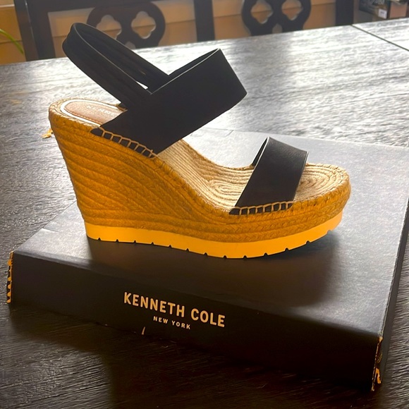The Kenneth Cole New York® Olivia Simple Eva espadrille sandal Size 10M NWT - Picture 2 of 3